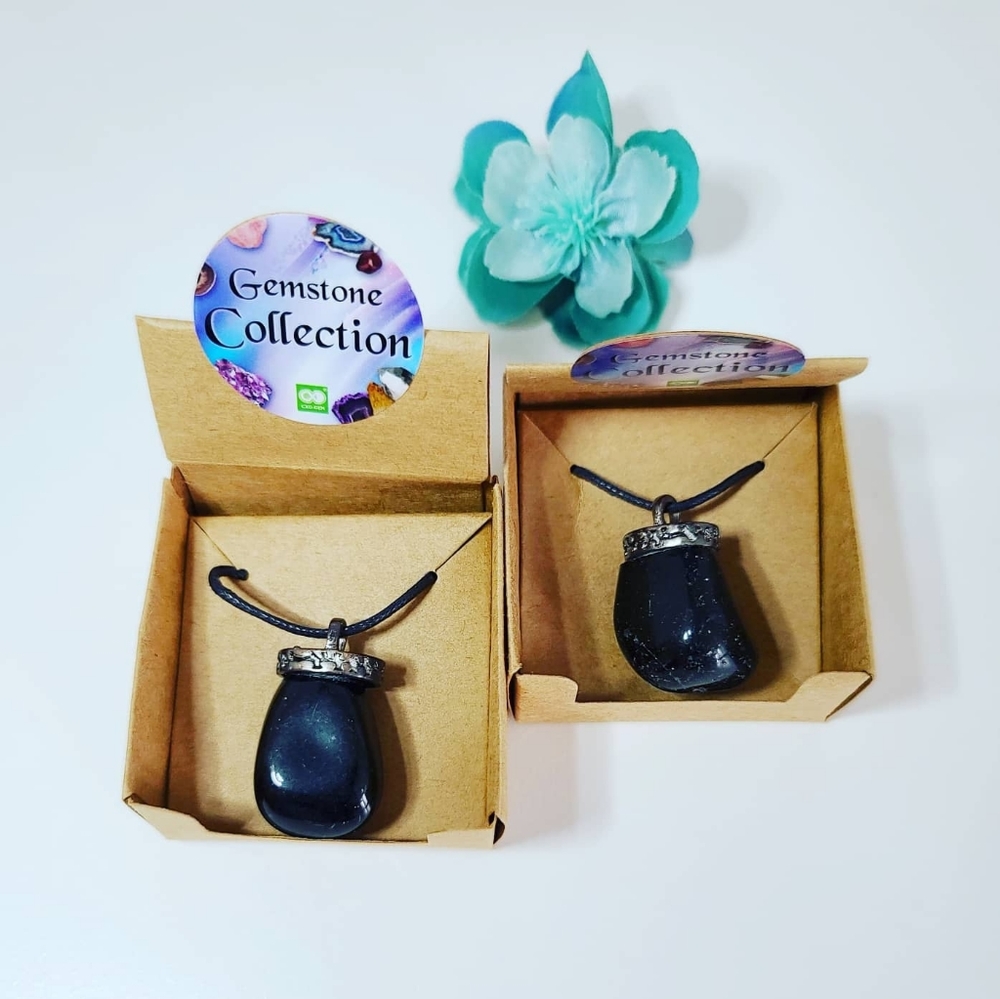 SALE/Black Onyx Pendants in a gift box 🎁